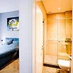 J&jbermudastay A Luxurious Double-bedroom With A Private Bathroom And Shared Kitchen In Center-bermuda3eck 3*