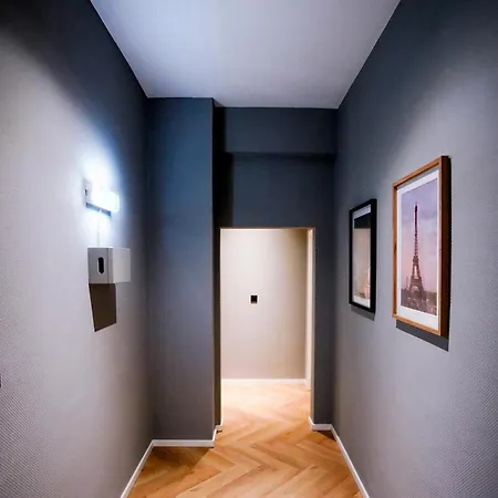 Pensjonat J&jbermudastay A Luxurious Double-bedroom With A Private Bathroom And Shared Kitchen In Center-bermuda3eck