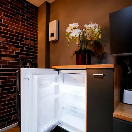 J&jbermudastay A Luxurious Double-bedroom With A Private Bathroom And Shared Kitchen In Center-bermuda3eck Pensjonat