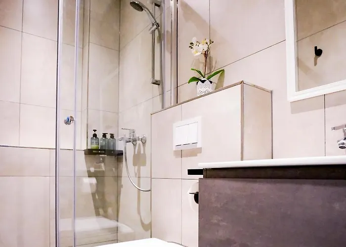 J&jbermudastay A Luxurious Double-bedroom With A Private Bathroom And Shared Kitchen In Center-bermuda3eck 3*