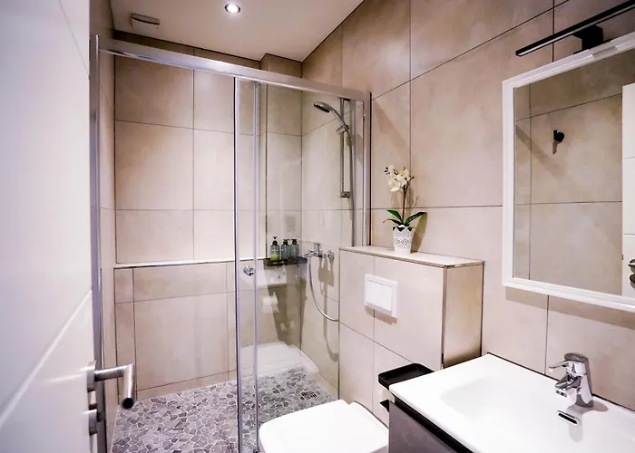 J&jbermudastay A Luxurious Double-bedroom With A Private Bathroom And Shared Kitchen In Center-bermuda3eck