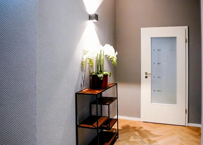 J&jbermudastay A Luxurious Double-bedroom With A Private Bathroom And Shared Kitchen In Center-bermuda3eck 招待所 3*