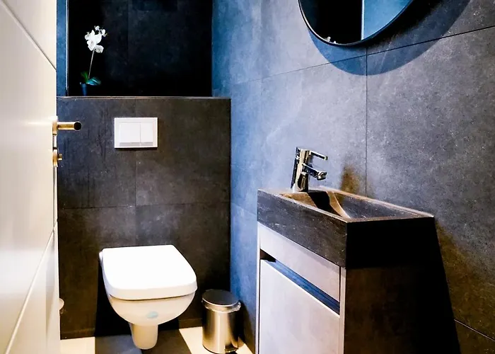 Maison d'hôtes J&jbermudastay A Luxurious Double-bedroom With A Private Bathroom And Shared Kitchen In Center-bermuda3eck 3*