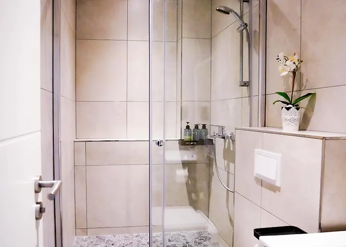 招待所 J&jbermudastay A Luxurious Double-bedroom With A Private Bathroom And Shared Kitchen In Center-bermuda3eck